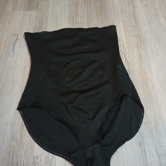 Spanx - Picture 2 of 5